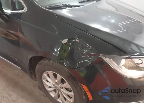 2017 Chrysler Pacifica Touring-L z USA, uszkodzony, nr VIN 2C4RC1BG0HR530002